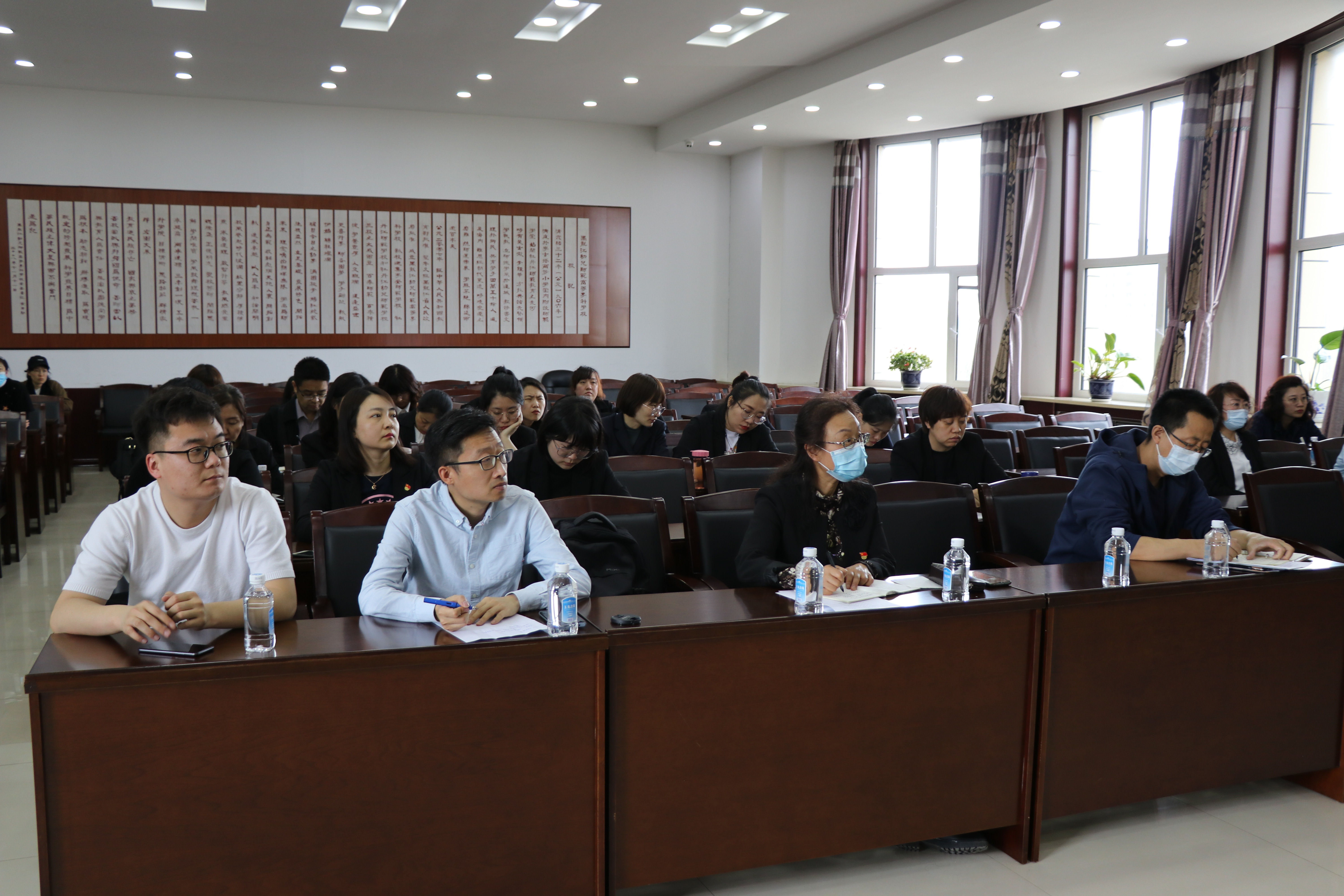 外语系全体教师参加了培训.JPG