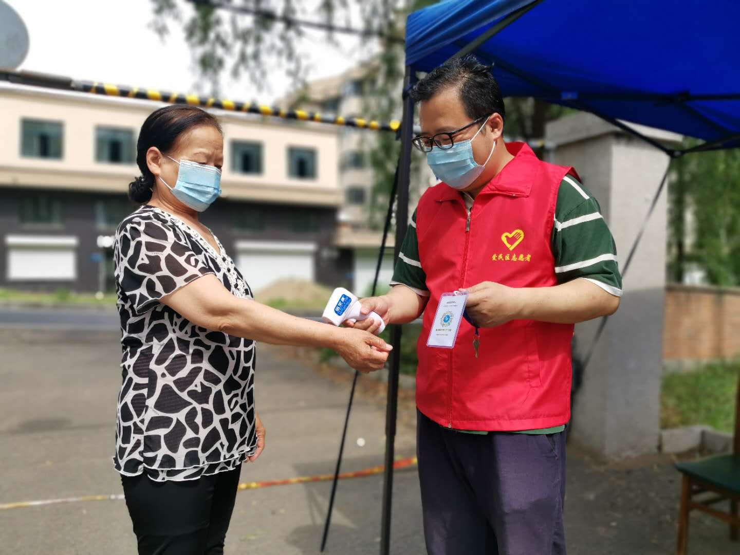 赵海琪社区值守.jpg