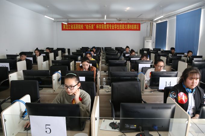 3B组选手进行比赛.jpg
